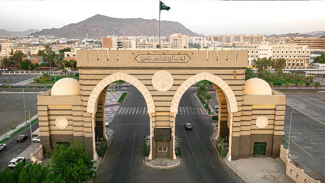 17-sekolah-atau-pesantren-yang-terbanyak-meloloskan-siswa-ke-universitas-islam-madinah-NQ3kof0Dbp